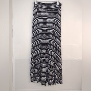 Signature studio contemporary style Women's black/white striped maxi skirt